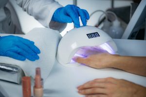 curing under led uv lamp